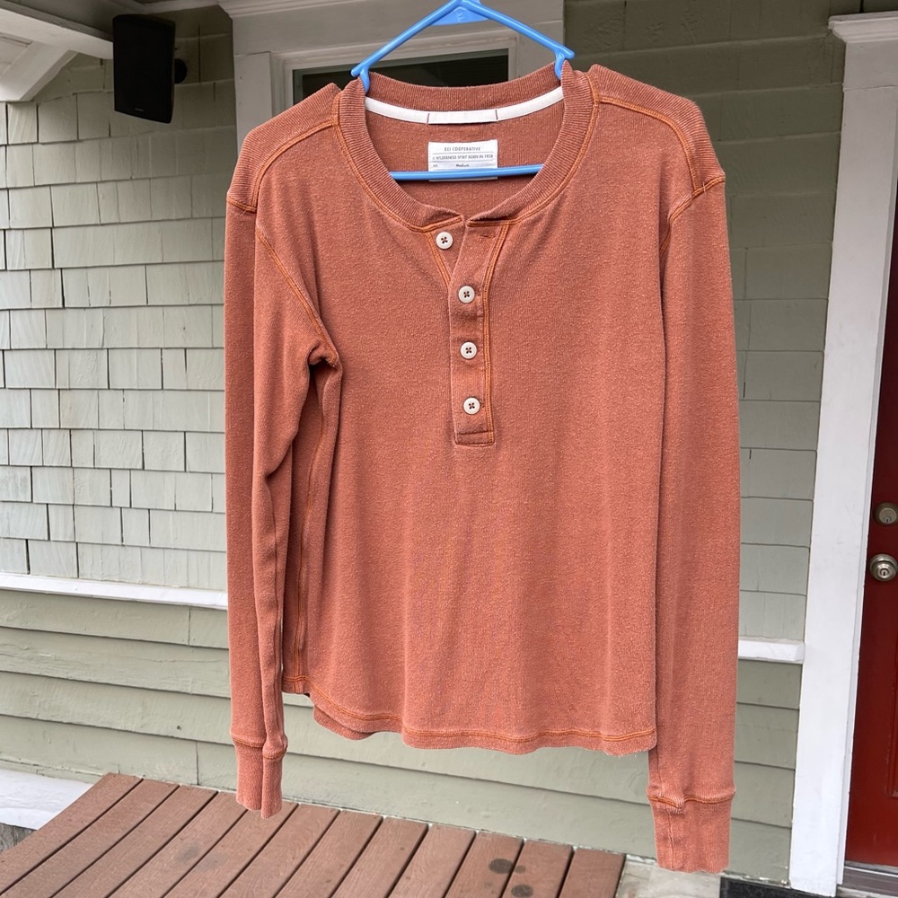 REI Henley - Medium - Burnt Orange/Rust